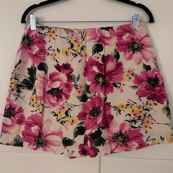 Abercrombie Floral Skort - Size Medium - NWT - Picture 2 of 5